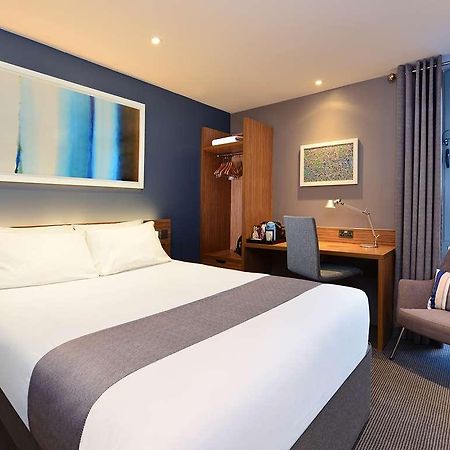 Travelodge London Central Bank Londres Quarto foto