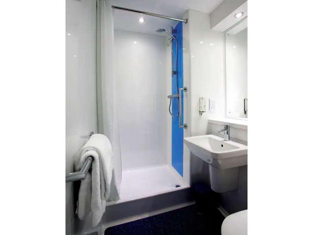 Travelodge London Central Bank Londres Quarto foto