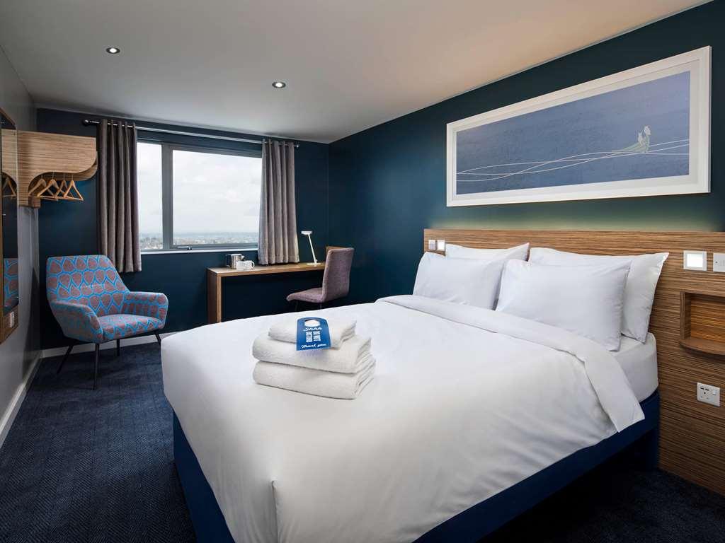 Travelodge London Central Bank Londres Quarto foto