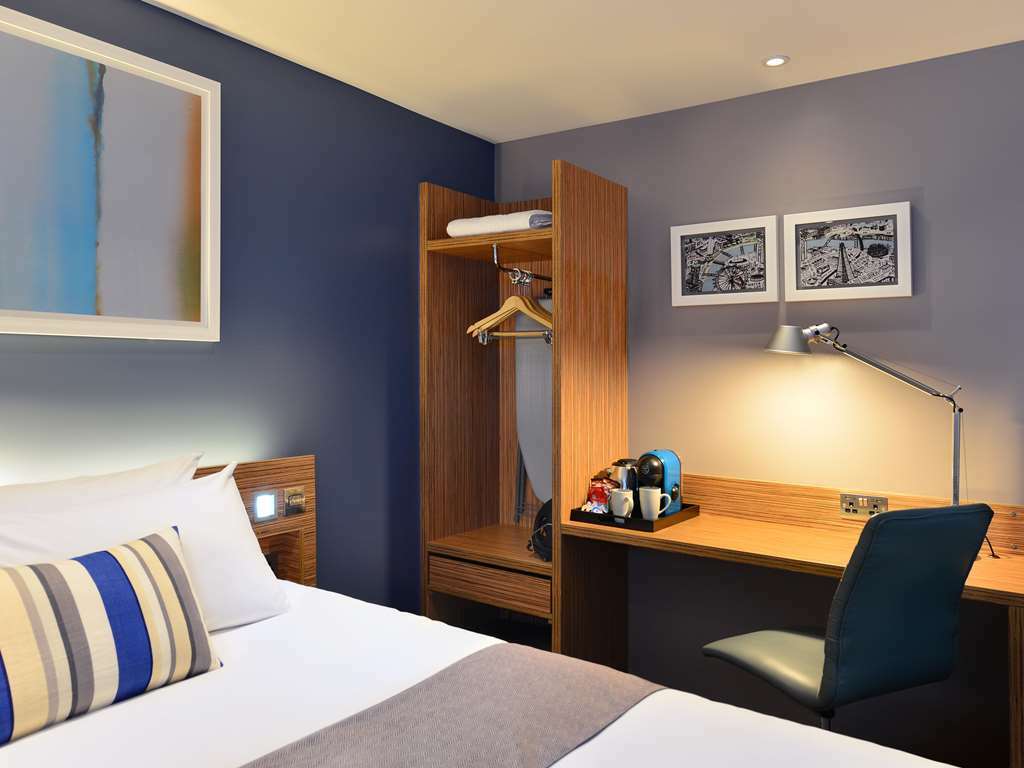 Travelodge London Central Bank Londres Quarto foto